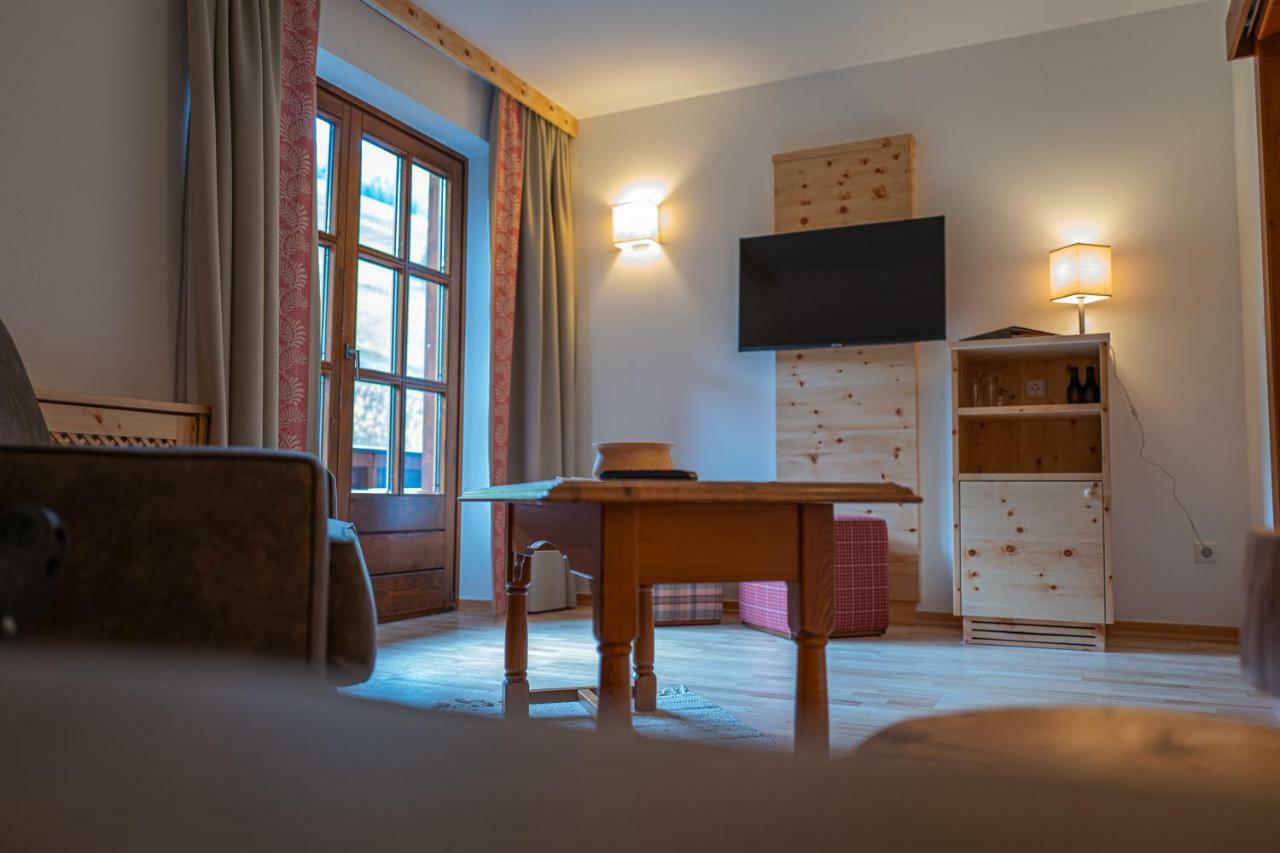 Hotel Gasthof Hinteregger Бад Кляйнкирххайм Экстерьер фото